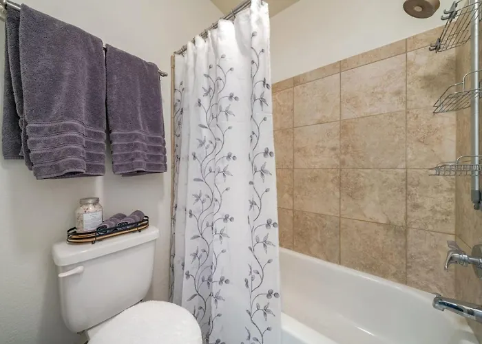 East, Golf View, 2 Bedroom 2ba, Htd Pools, Sabino Apartment Tucson